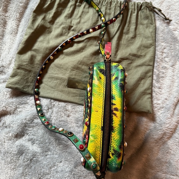 authentic Valentino crossbody - Picture 7 of 15